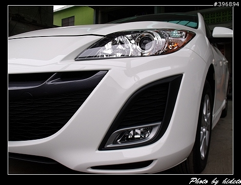 小小New MAZDA3 銀紫色 開箱 (12.30新增照片)