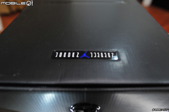 [開箱]AIR JORDAN 11 怪物奇兵 (圖多)