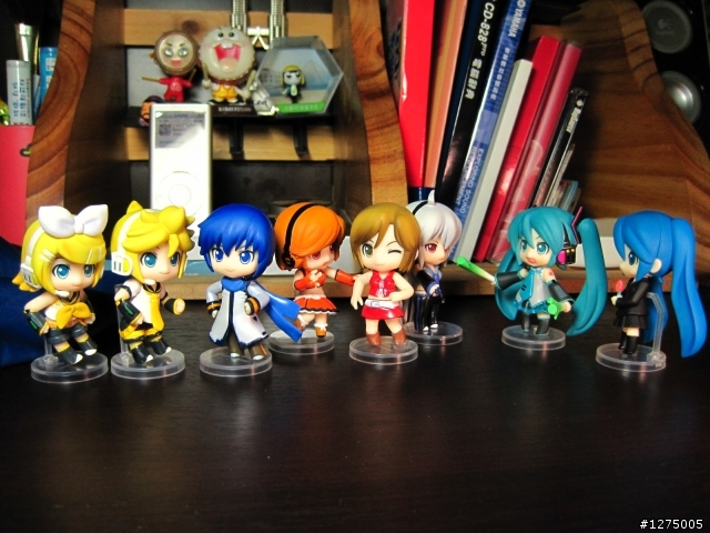 [開箱]vocaloid 初音家族大集合 ねんどろいどぷち ボーカロイド#01 !!!!!(等了一個月.....)