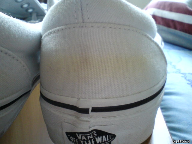 【求助】全白Vans Era洗過後發黃