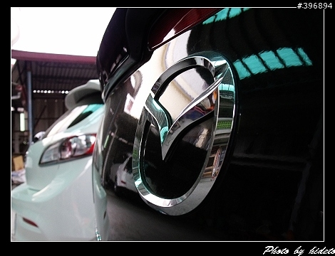 小小New MAZDA3 銀紫色 開箱 (12.30新增照片)