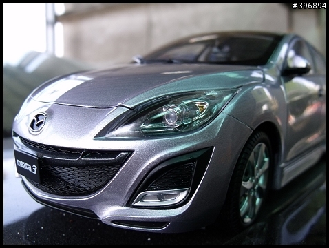 小小New MAZDA3 銀紫色 開箱 (12.30新增照片)
