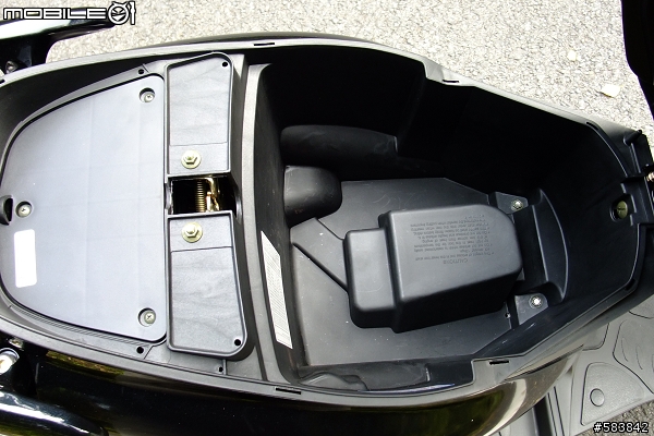 [我的第一次開箱]KYMCO 奔騰 V1 125 FI