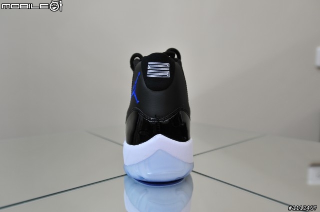 [開箱]AIR JORDAN 11 怪物奇兵 (圖多)
