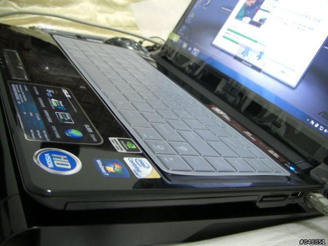 ASUS UL80VT 穿新衣分享-新增DICOTA防震包分享