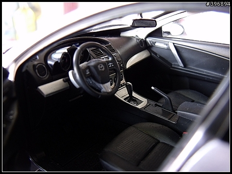 小小New MAZDA3 銀紫色 開箱 (12.30新增照片)