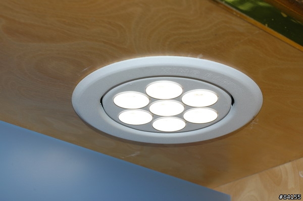 LED燈座更換(圓穴鋸操作心得分享)