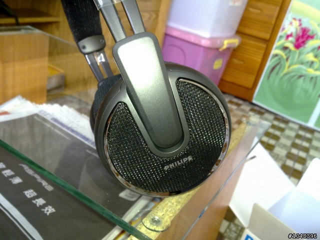 [開箱文]第一次開箱~PHILIPS SHP8900 Hi-Fi 立體聲全罩式耳機