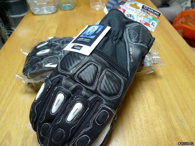 [分享] Hit-Air 冬季手套 Glove W3