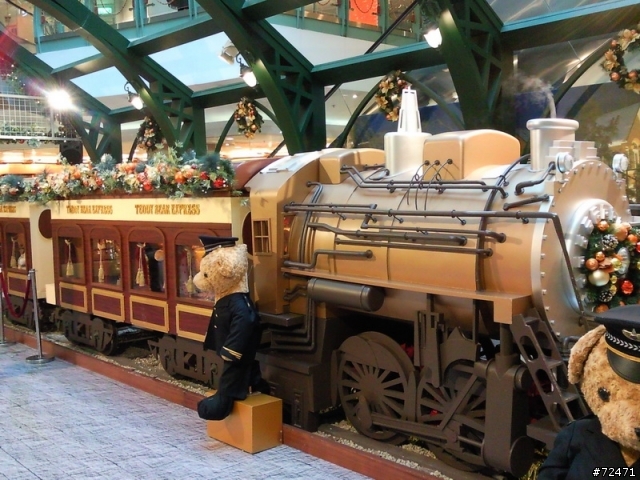 ~ 香港的聖誕節 – 室內貴族熊世界篇 (城堡+摩天輪+演奏廳+火車站) BY三星 i8000