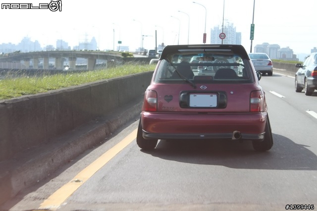 這個八字腳讓我嚇了好大一跳 - Nissan March
