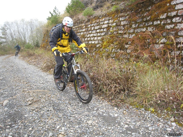 騎車、爬山兩相宜之郡大林道 (新增下坡影片)