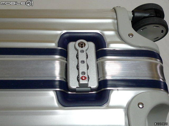 [一次開七箱]分享  RIMOWA MAMMUT NEIGHBORHOOD LEVIS 之簡易開箱文