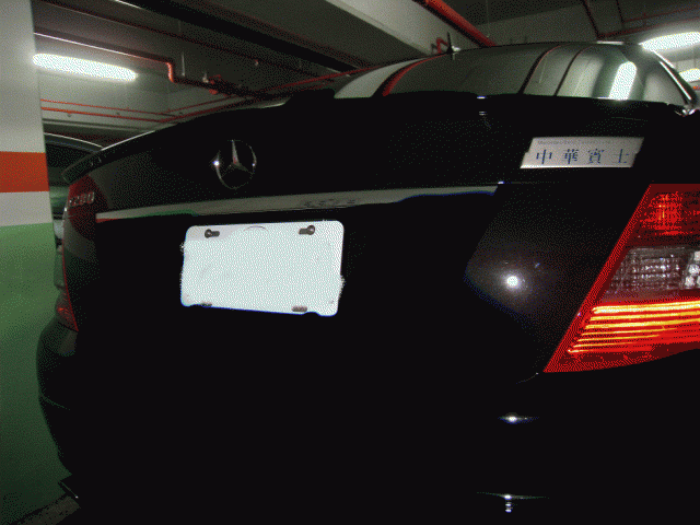 W204 裝個尾翼