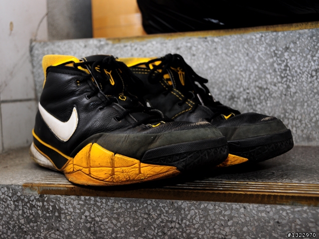 SHOW出你(妳)的籃球鞋吧!!