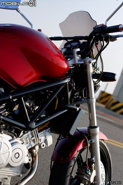 250cc級距對決-小黃蜂250 VS VTR250