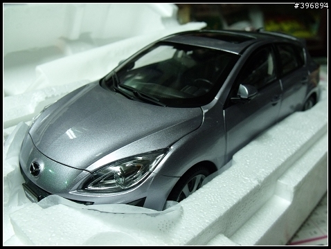 小小New MAZDA3 銀紫色 開箱 (12.30新增照片)