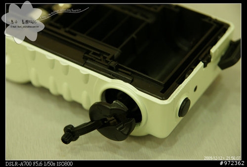 [開箱文] 四格拉炮機 LOMO Super Sampler Rubberized