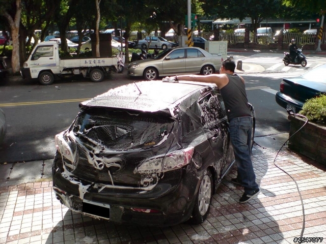 小黑到啦~New Mazda3 2.0 汽車美容&BILSTEIN開箱分享