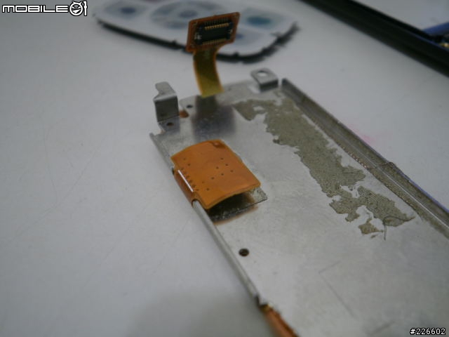 解剖 i350 (感謝get1992補上拆開鐵蓋的新圖)