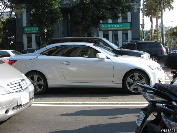Lexus ISC 銀色