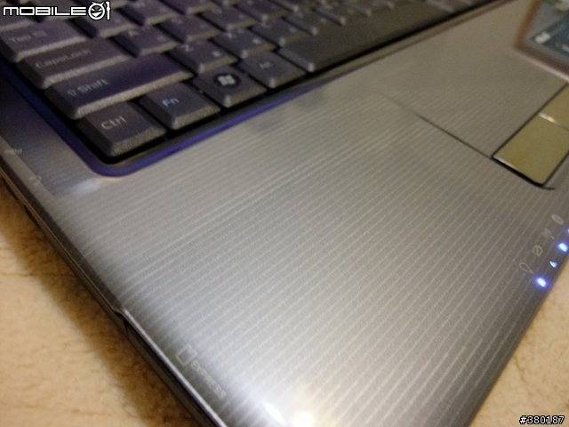 [開箱]ASUS F83VF P8700 不專業&不負責任開箱~補3DMARK06測試
