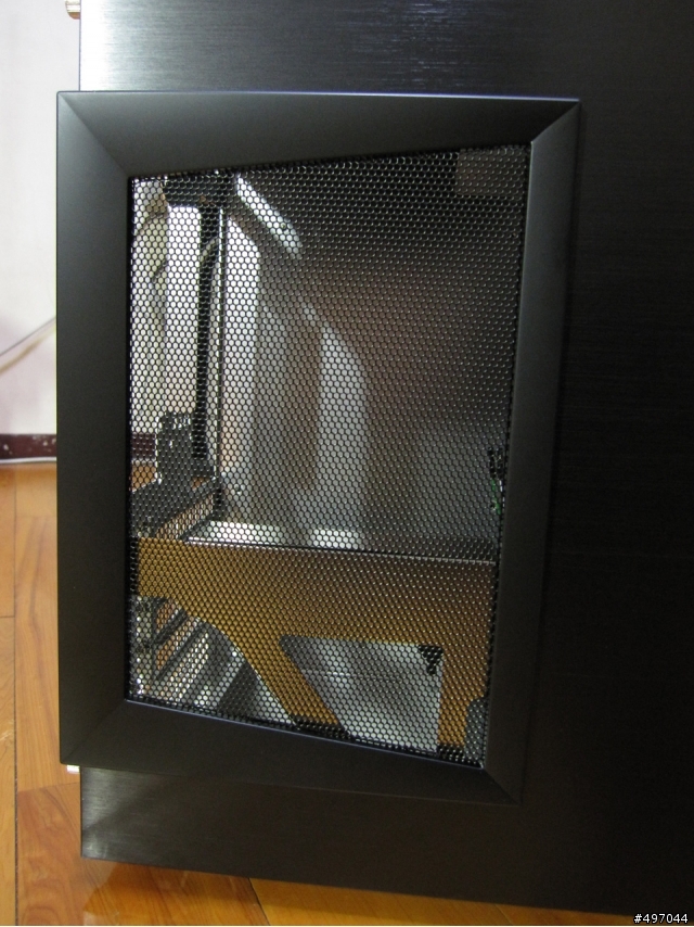 [開箱]SilverStone SG03 "新增全黑化"