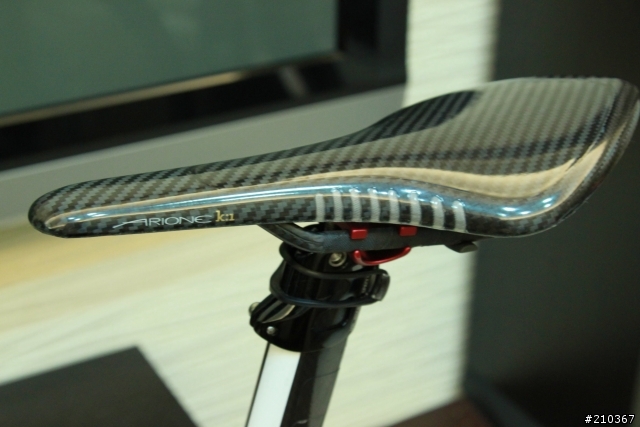 [分享]fi'zi:k Arione K:1 & 2010年GIANT Advanced SL 1
