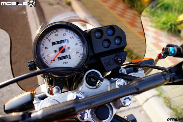 250cc級距對決-小黃蜂250 VS VTR250