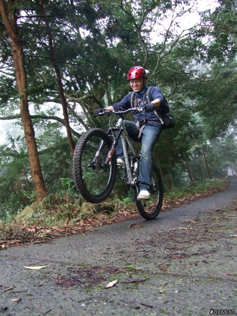 騎車、爬山兩相宜之郡大林道 (新增下坡影片)