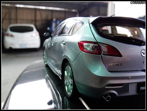 小小New MAZDA3 銀紫色 開箱 (12.30新增照片)