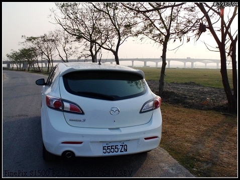 小小New MAZDA3 銀紫色 開箱 (12.30新增照片)