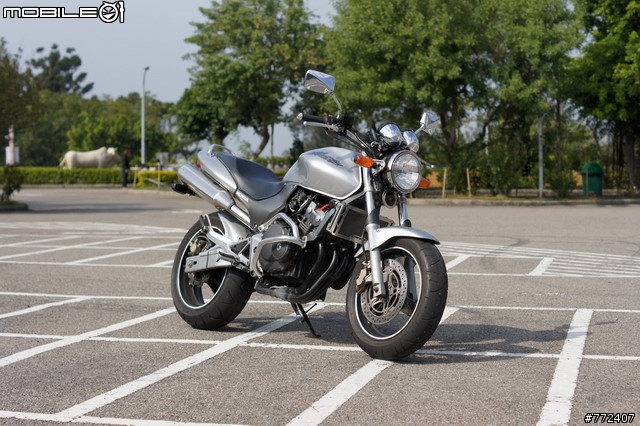 250cc級距對決-小黃蜂250 VS VTR250