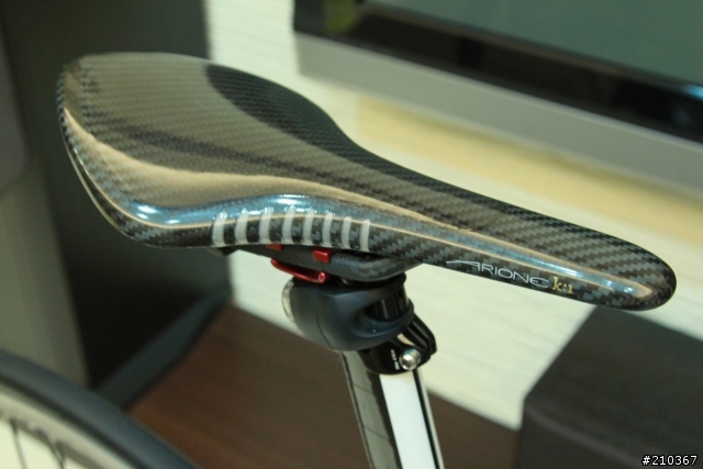 [分享]fi'zi:k Arione K:1 & 2010年GIANT Advanced SL 1