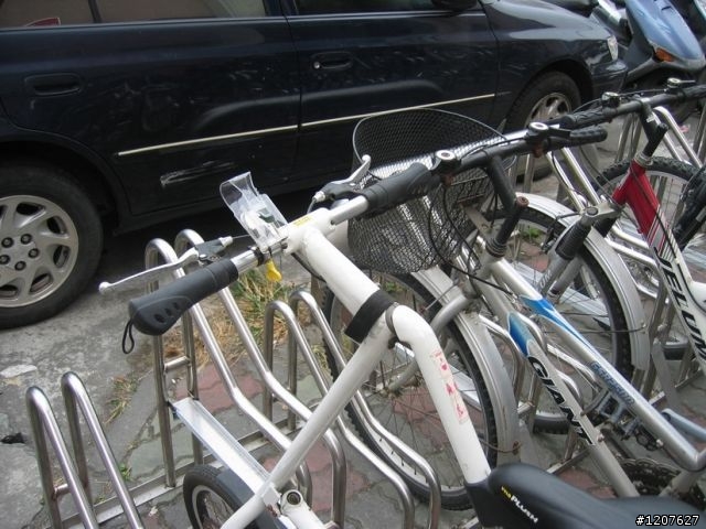 自行設計『簡單』『美觀』『方便』單車手機固定架