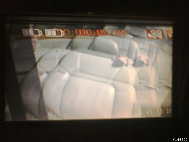 主機接上av線頭後~螢幕出現兩個影像