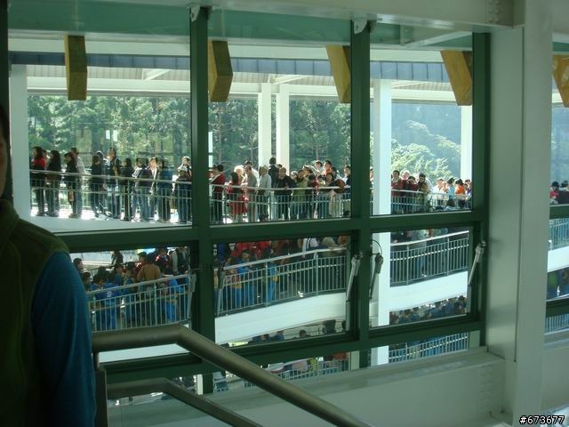 [抱怨]日月潭纜車排隊有如暴動似