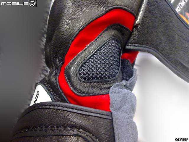 安全至上+不想溼冷的過冬天之 KOMINE GK-716 防水透氣保暖手套