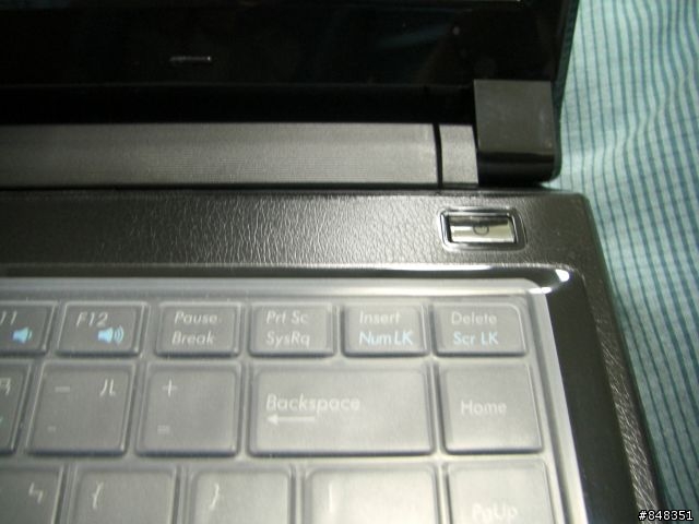 ASUS UL80VT 穿新衣分享-新增DICOTA防震包分享