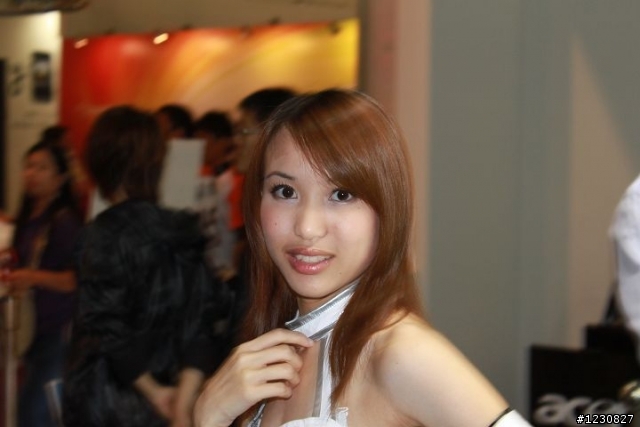 小弟有機會可以蓋98台中資訊月Show Girl的大樓嗎?