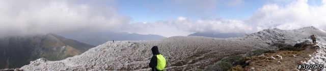 SONY HX1 合歡雪景，零下3度，電池拍到石門山北峰頂就沒電了，是否與氣溫有關呢？