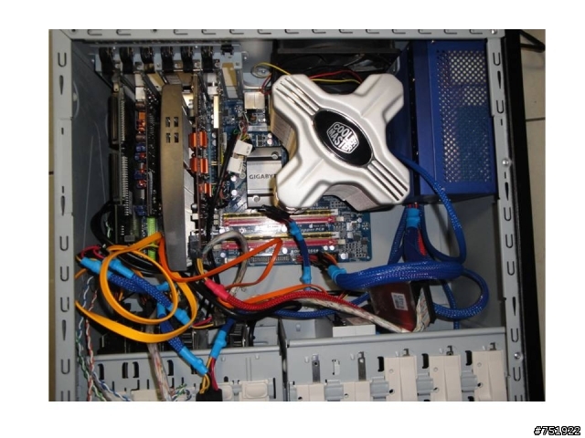 Powercolor SCS3 HD5750 (無風扇) 開箱及自組無音電腦分享