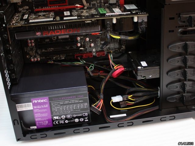 [好料]平價超值好殼－IKONIK Transform M5台灣限定版！