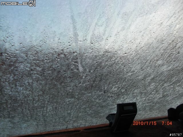 一連三天新竹縣關西鎮平地所發生的事 - 車子結冰了