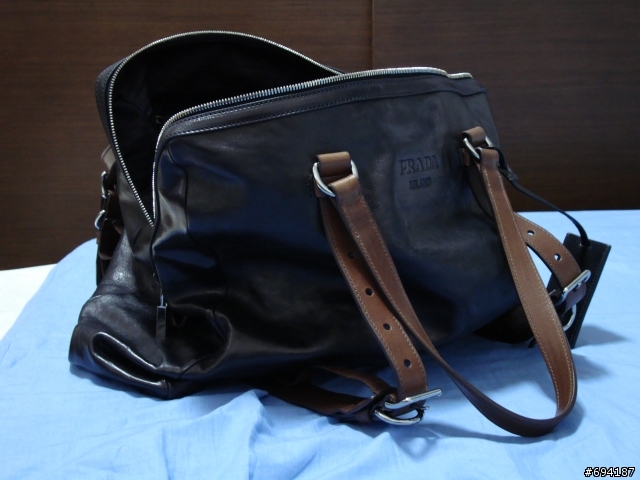 [開箱分享] 一直沒時間分享的 2008年 PRADA 包包...型號在22樓