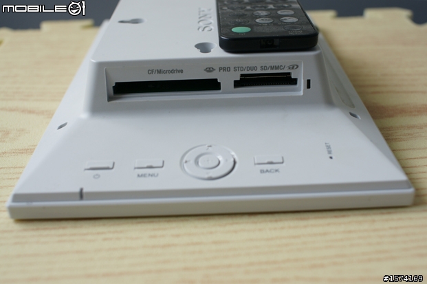 [分享]我的第一台sony數位相框小小白﹣﹣給跟我一樣沒時間洗照片的捧油