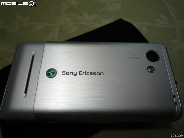 辛酸的開箱文 ... Sony Ericsson T715
