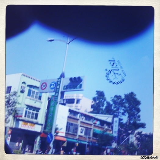 [分享] 自己搭配LOMO效果：Hipstamatic
