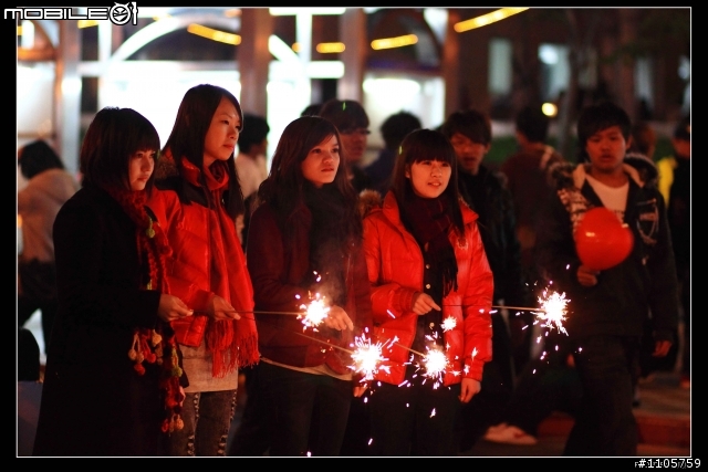 [開箱文]2010年第一顆小定砲Canon EF 85mm f1.8