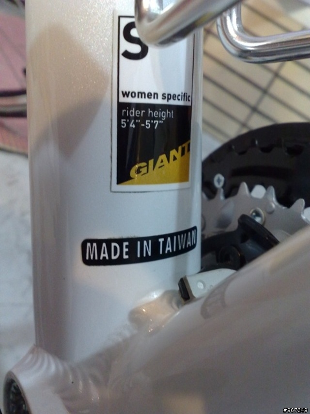 簡易開箱~JOLLI~應該是10年的   新增開箱GIANT~VENTO車衣 NIKE快速排汗DRI-FIT系列運動褲